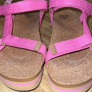 REEF Pink Sandals with Adjustable Straps and Cork Footbed
